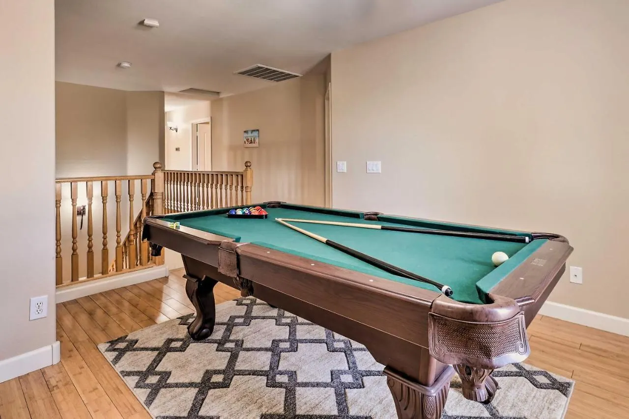 Holiday home Avondale Abode Pool, Lake Views And On-Site Fishing