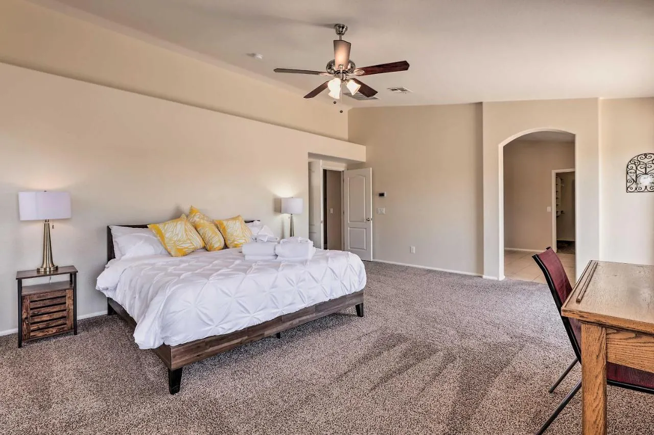 Avondale Abode Pool, Lake Views And On-Site Fishing Holiday home