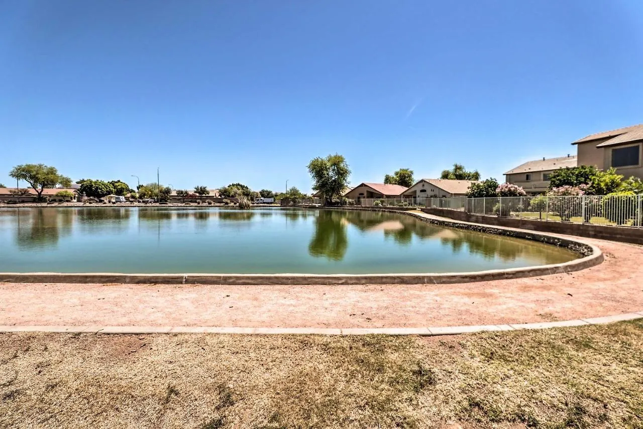 Avondale Abode Pool, Lake Views And On-Site Fishing